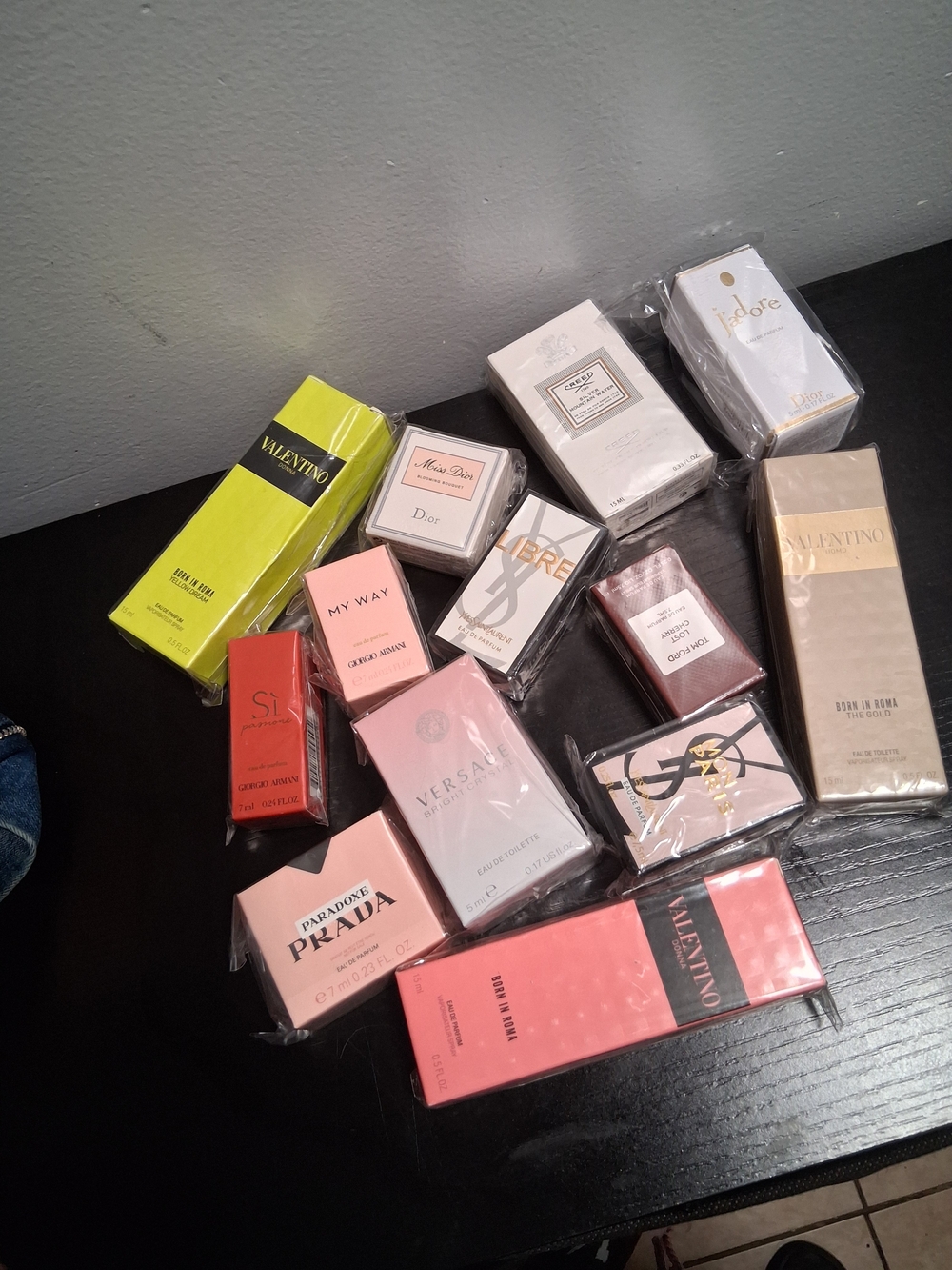 Valentino coral pink and black perfume set - Valentino